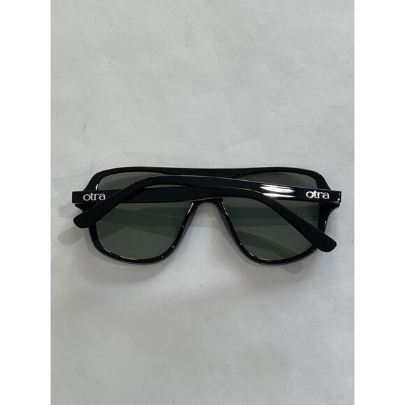 Otra Eyewear Mikki Sunglasses in Black - Picture 3 of 5